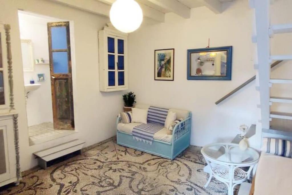 Vakantiehuis Town House With Rooftop Jacuzzi